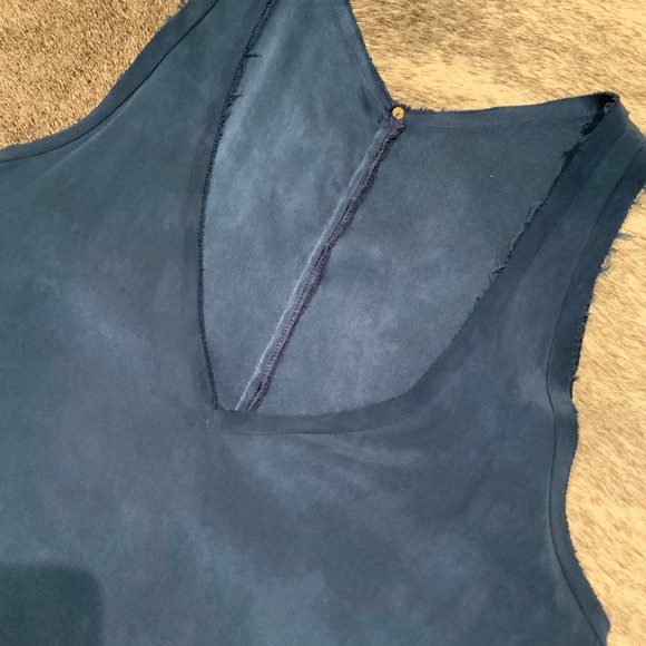 AQC Silk Tank - Picture 2 of 4